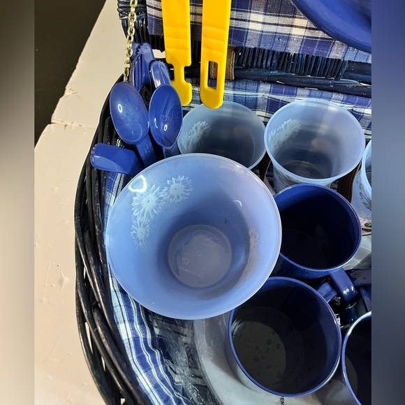 Vintage Blue Wicker Picnic Basket Set – 36+ Pieces Complete - Picture 7 of 16